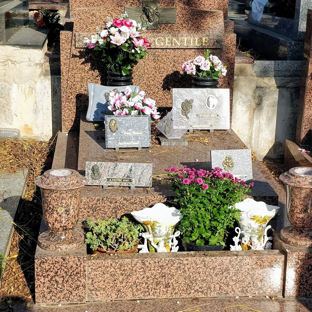 Saint Henri Cemetery 3