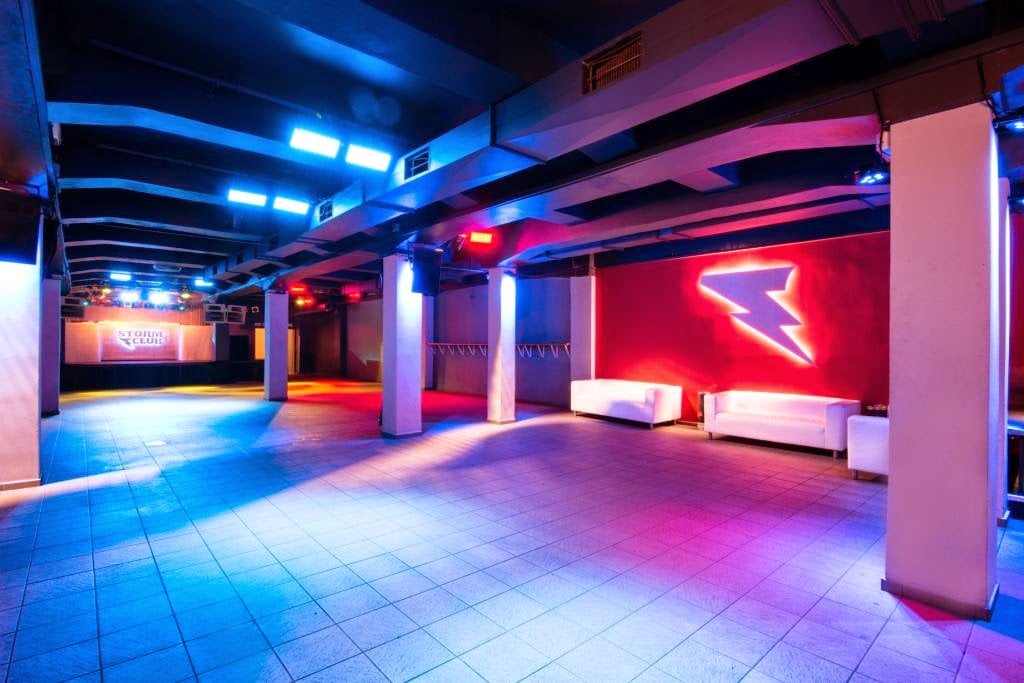 Storm Club 2