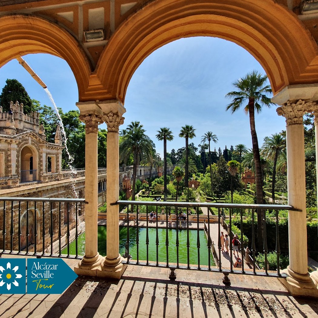 Alcázar Seville Tour · Guided Tours to Alcázar, Cathedral & Giralda in English 1