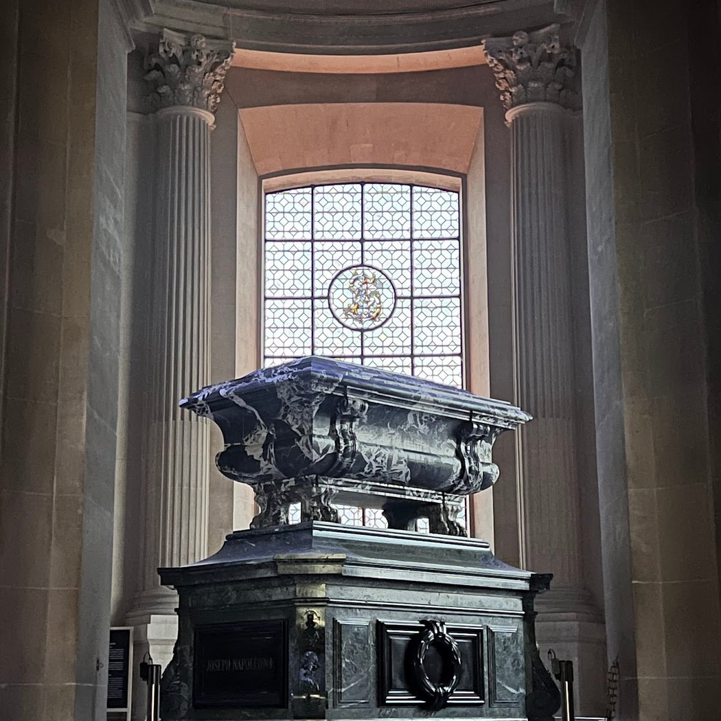 Aura Invalides (entrée place Vauban) 3