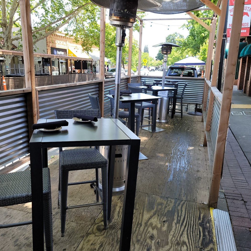 Revel Kitchen & Bar 2