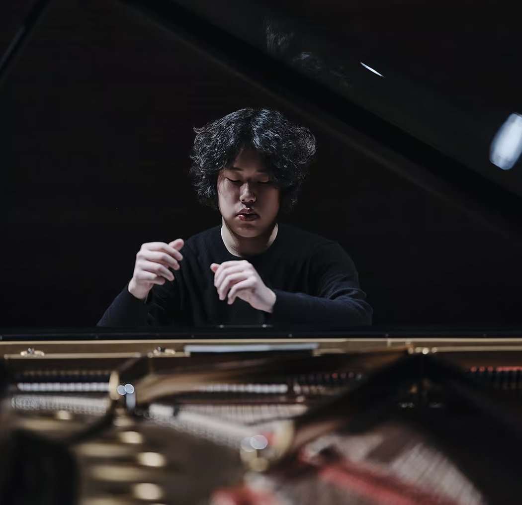 SUR UN THEME DE PAGANINI 1