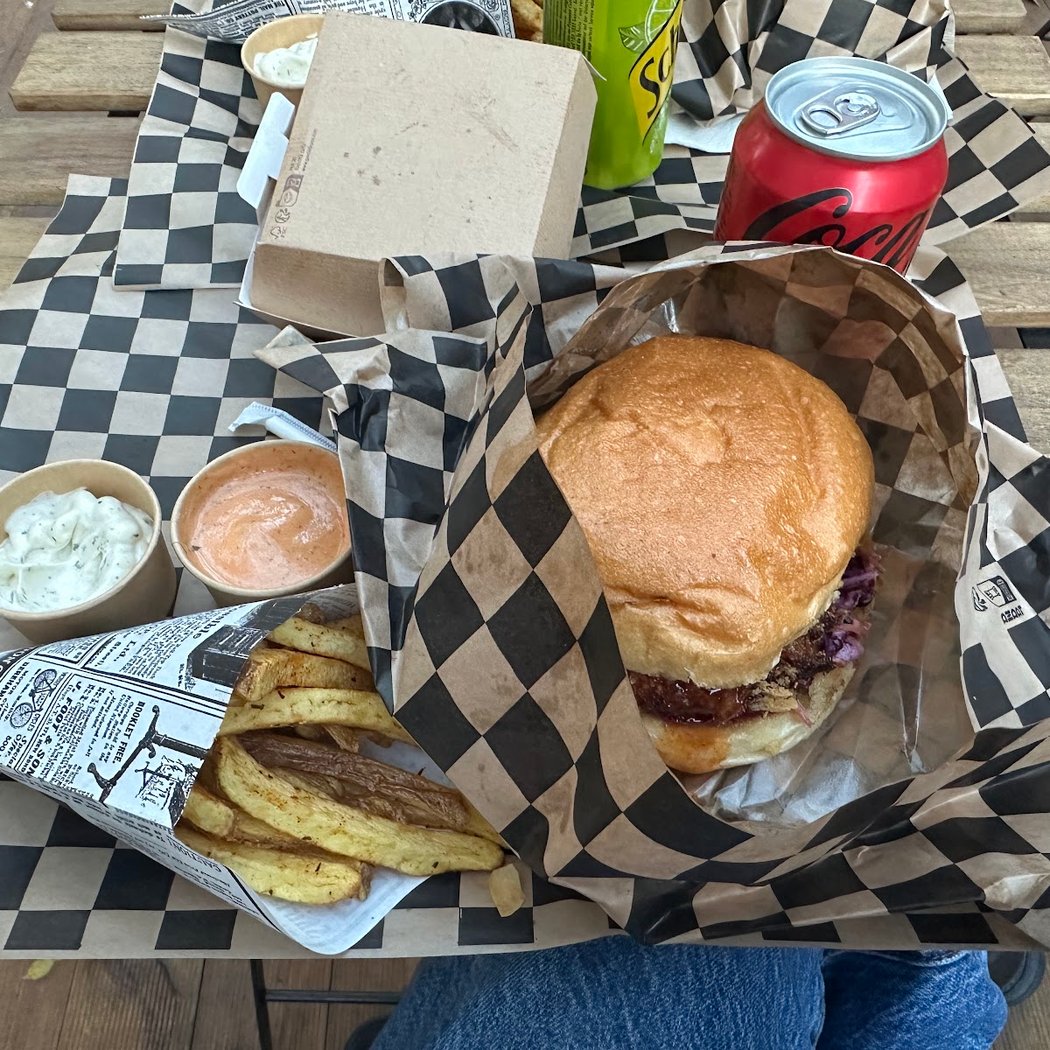MAKE YOUR BURGER 3
