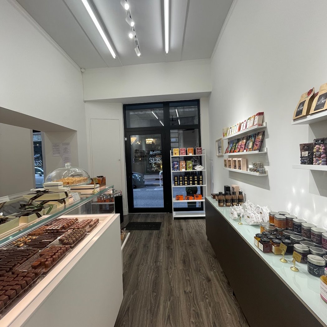 Boutique du chocolat & Galerie Aurore 3