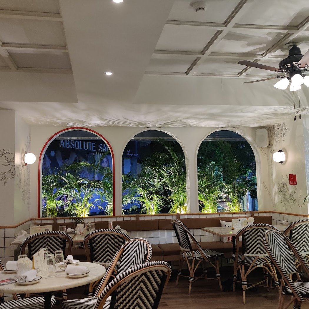 Smoke House Deli Lavelle Road 3