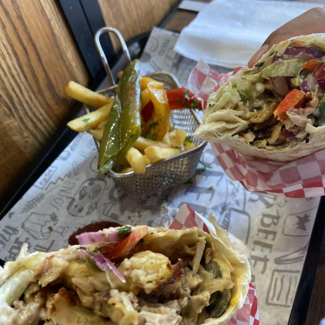 Chez Cleopatre. (Kebab - Burger) 3