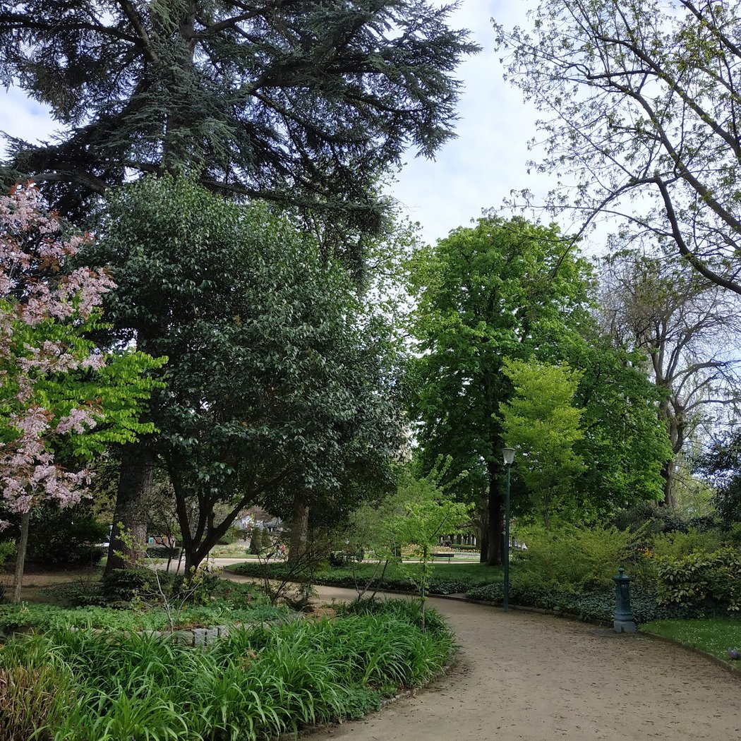 Relaxing Walk at Parc de Choisy 1