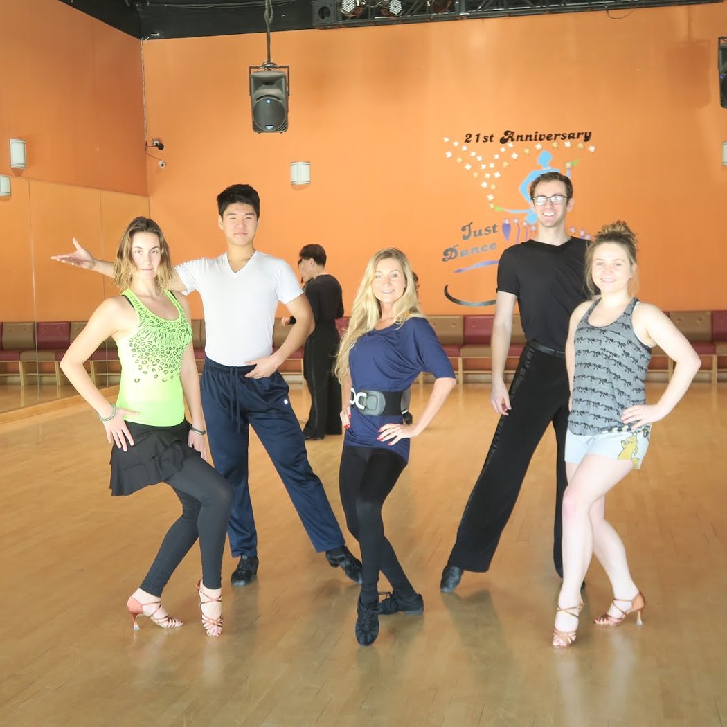 Sizzling Latin Dance Studio 3