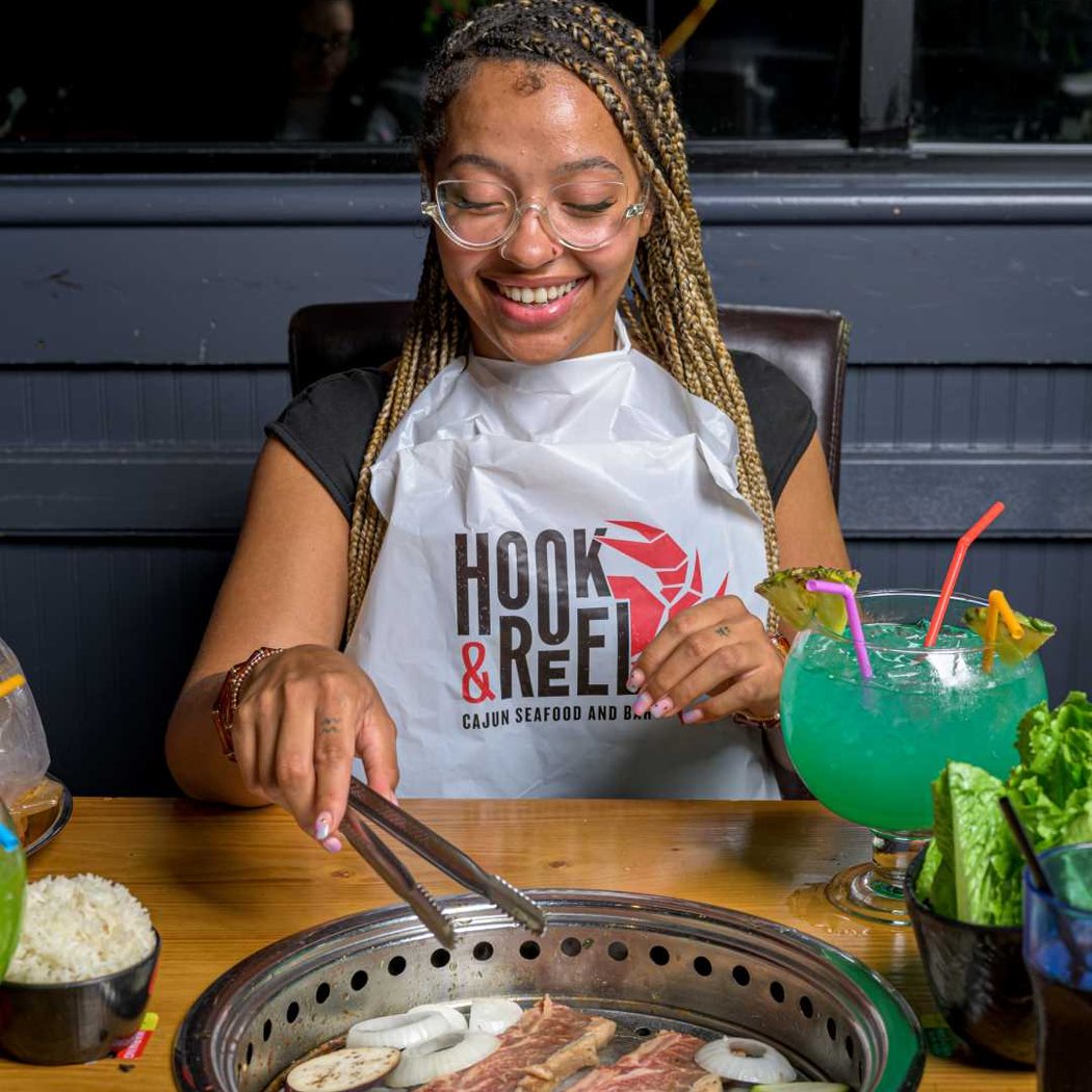 Hook & Reel Cajun Seafood & Bar 3