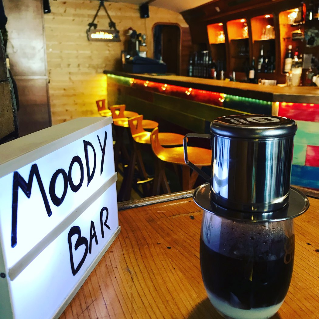 Moody bar 3