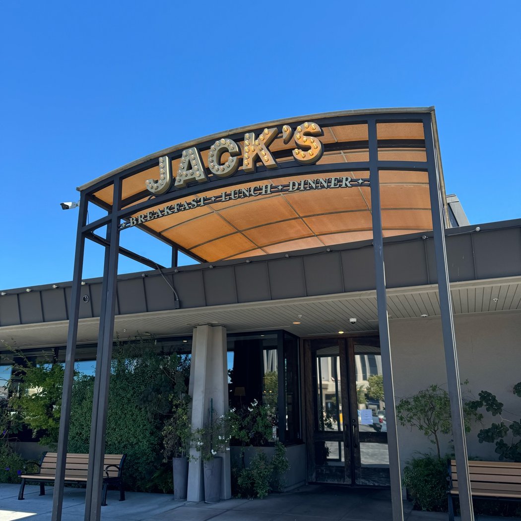 Jack's Restaurant & Bar 3