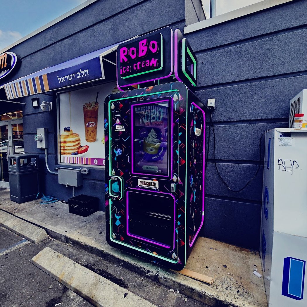 MunchHub Ice Cream Robot Vending 2