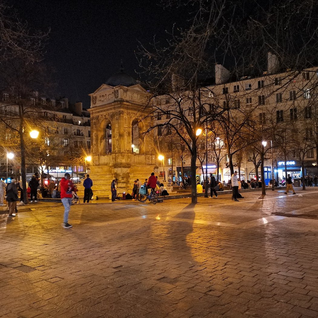 Place Joachim-du-Bellay 2
