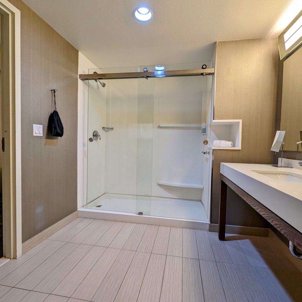 Courtyard by Marriott Redwood City 3