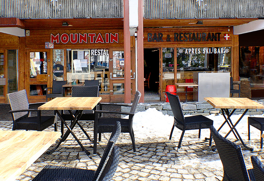 Le Mountain Café 2