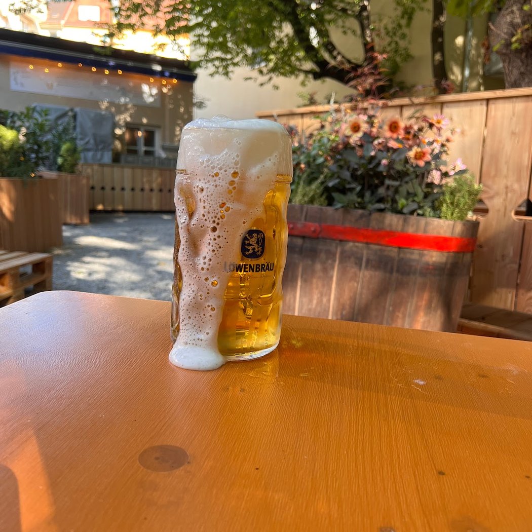 Max Emanuel Brauerei - Wirtshaus und Biergarten