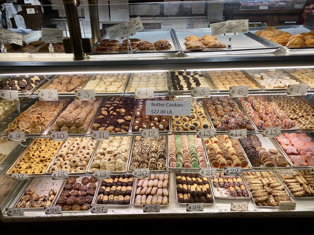 La Guli Pastry Shop 2