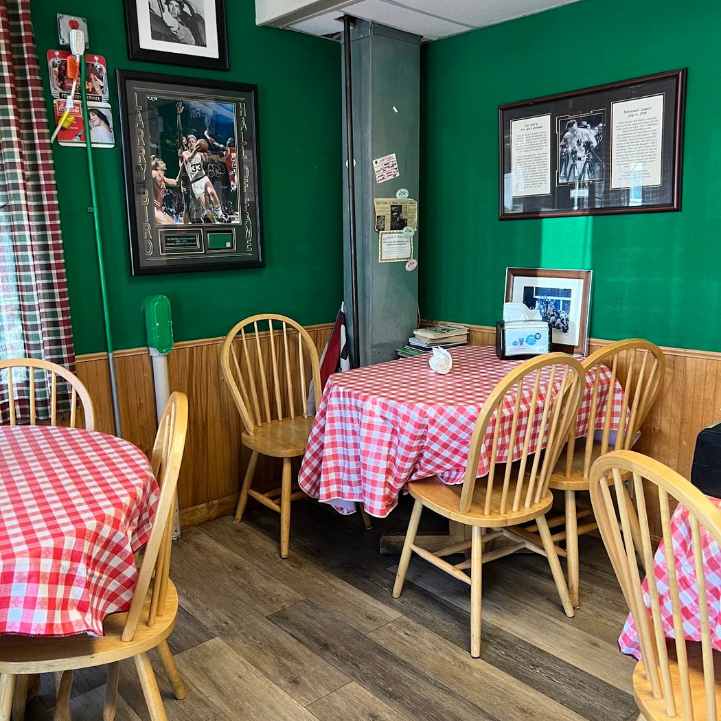 Dee's Deli 2