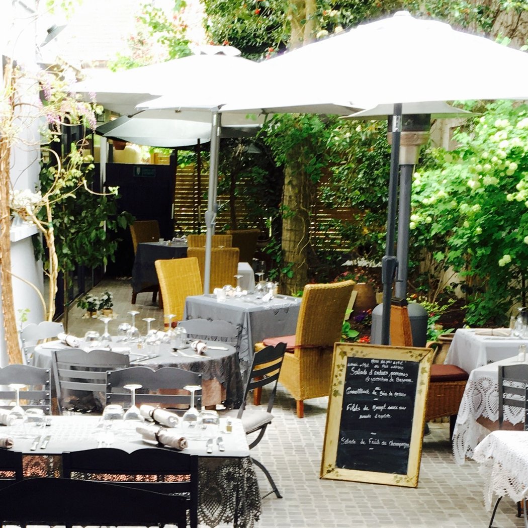 Restaurant a la Maison. 2