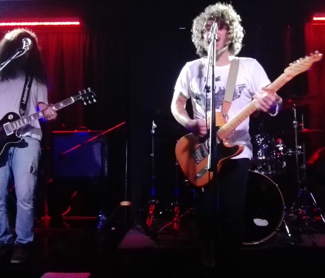 THE HOWLERS 1