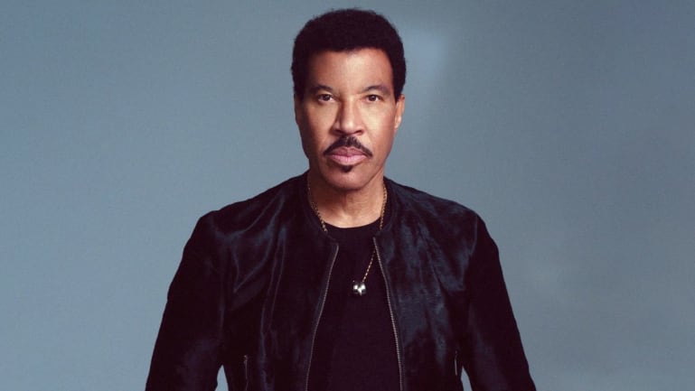 Lionel Richie and Earth, Wind & Fire: Sing A Song All Night Long 2