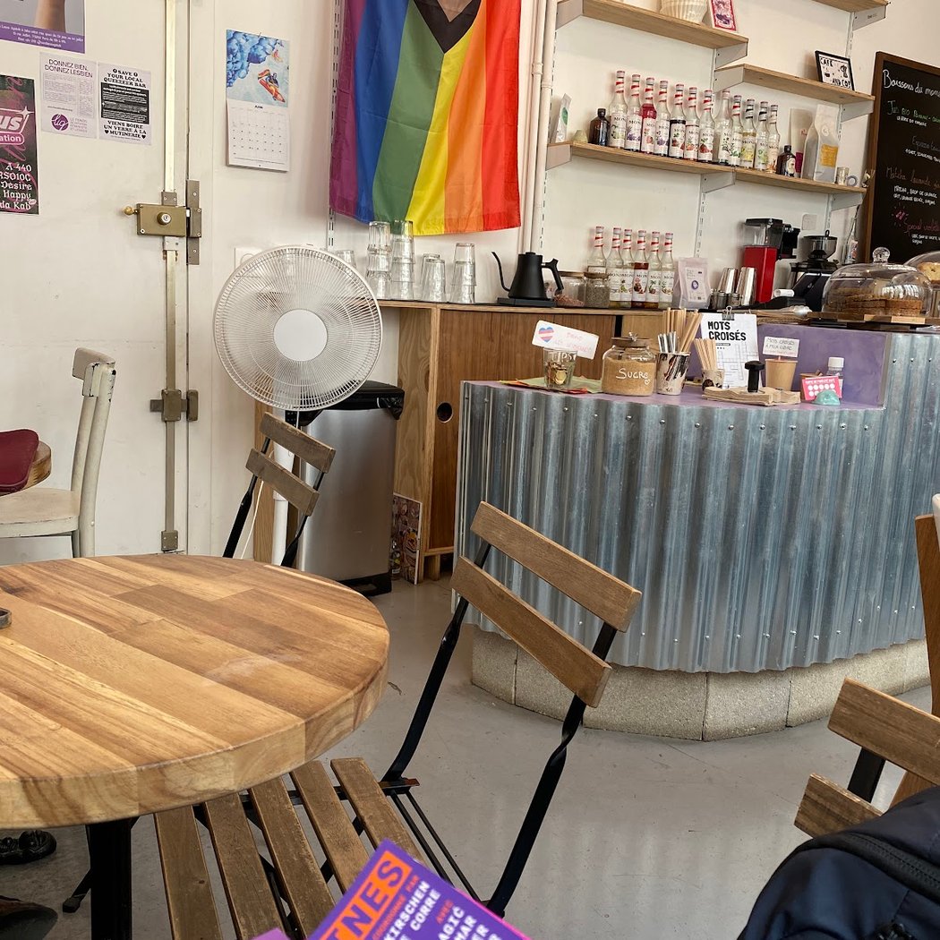 Librairie-café Violette and Co 1