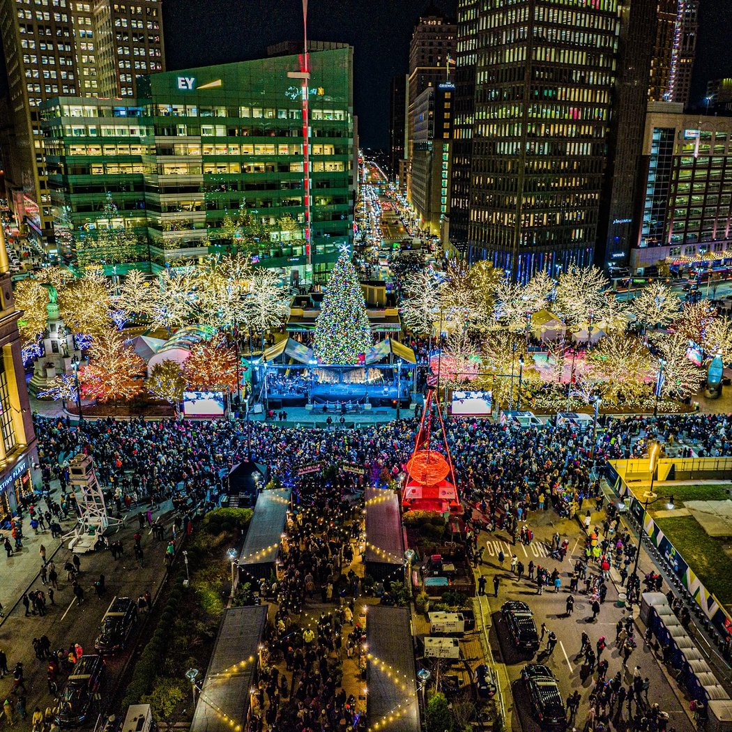 The Rink at Campus Martius Park 2