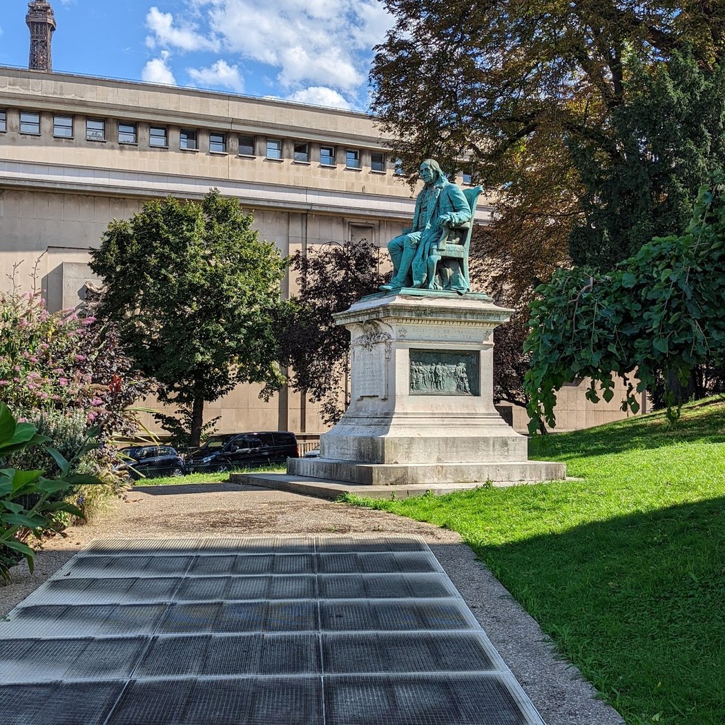 Benjamin Franklin Statue 3