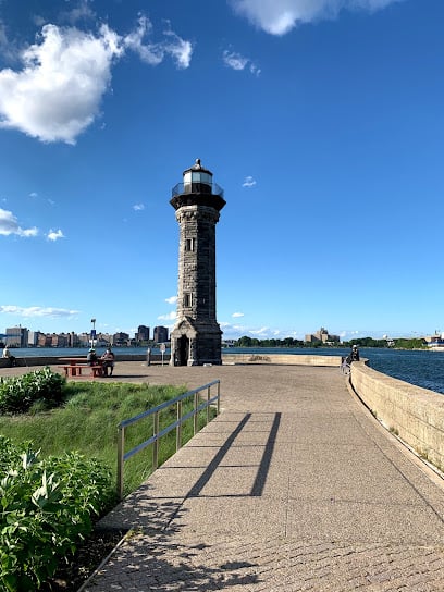 Roosevelt Island Lighthouse 4