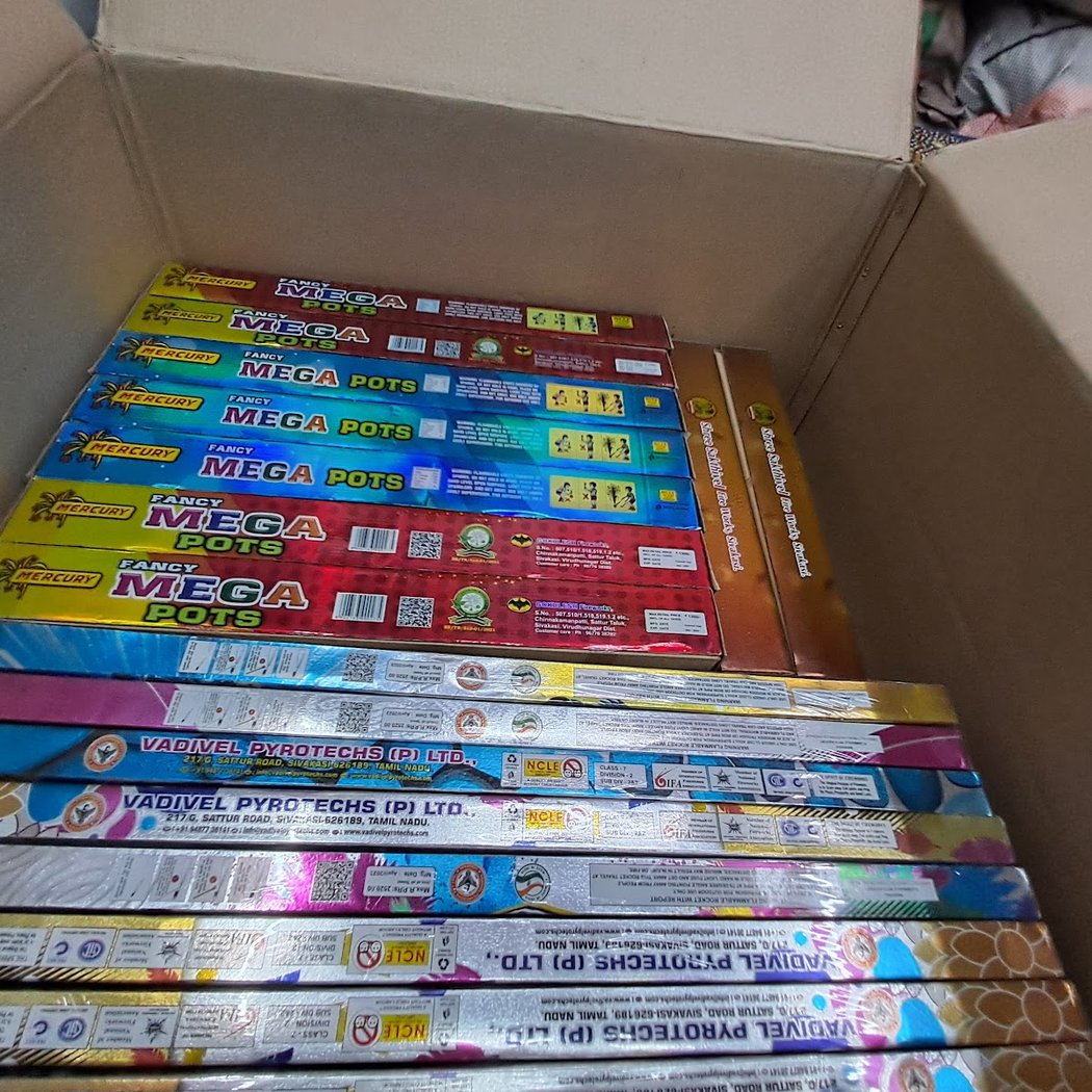 Jindal Patakha Shop - Firecrackers Shop in Jaipur - Diwali Crackers Shop 3