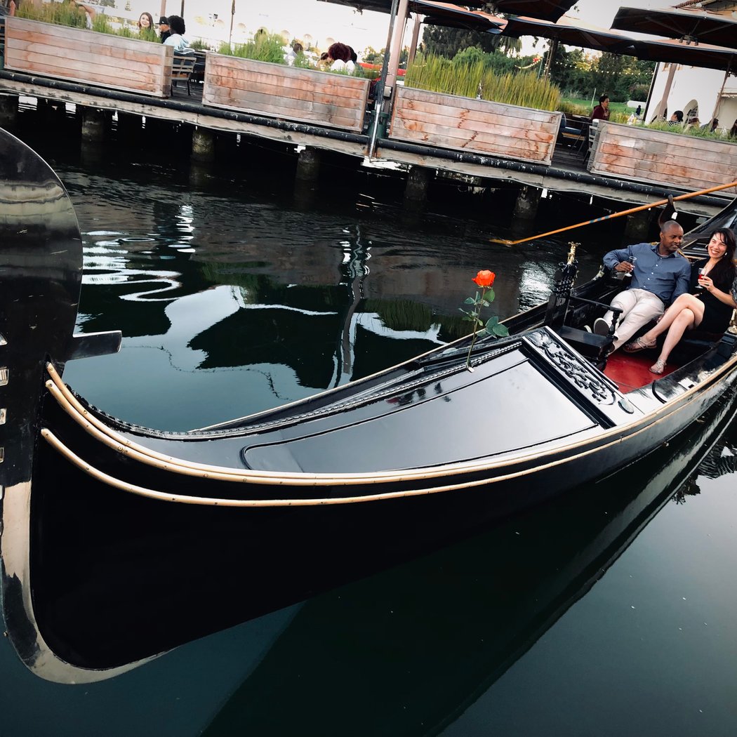 Private Romantic Gondola Cruise 2