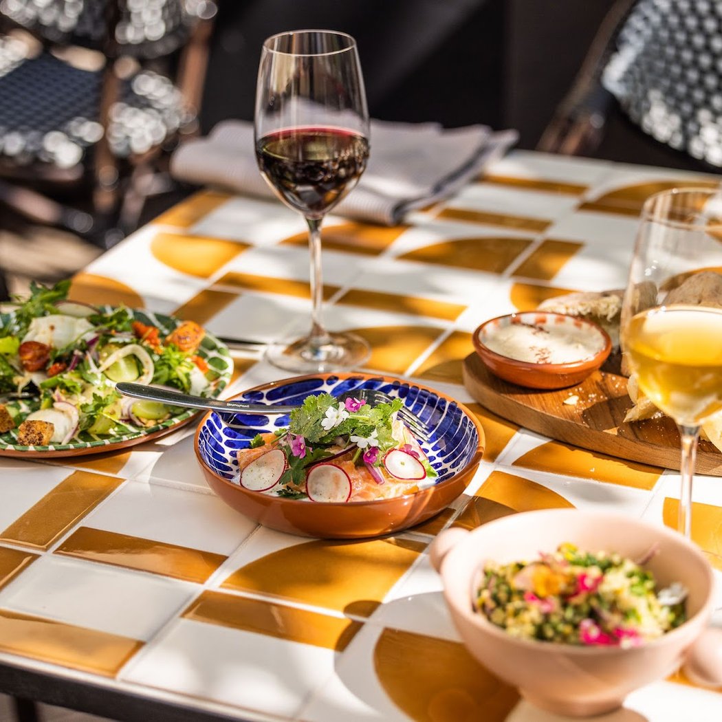 Le Parchamp Table, Rooftop & Bar 5