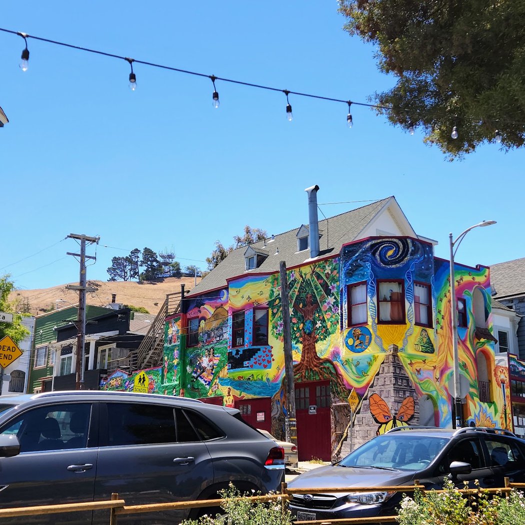 Precita Eyes Muralists Studio 3