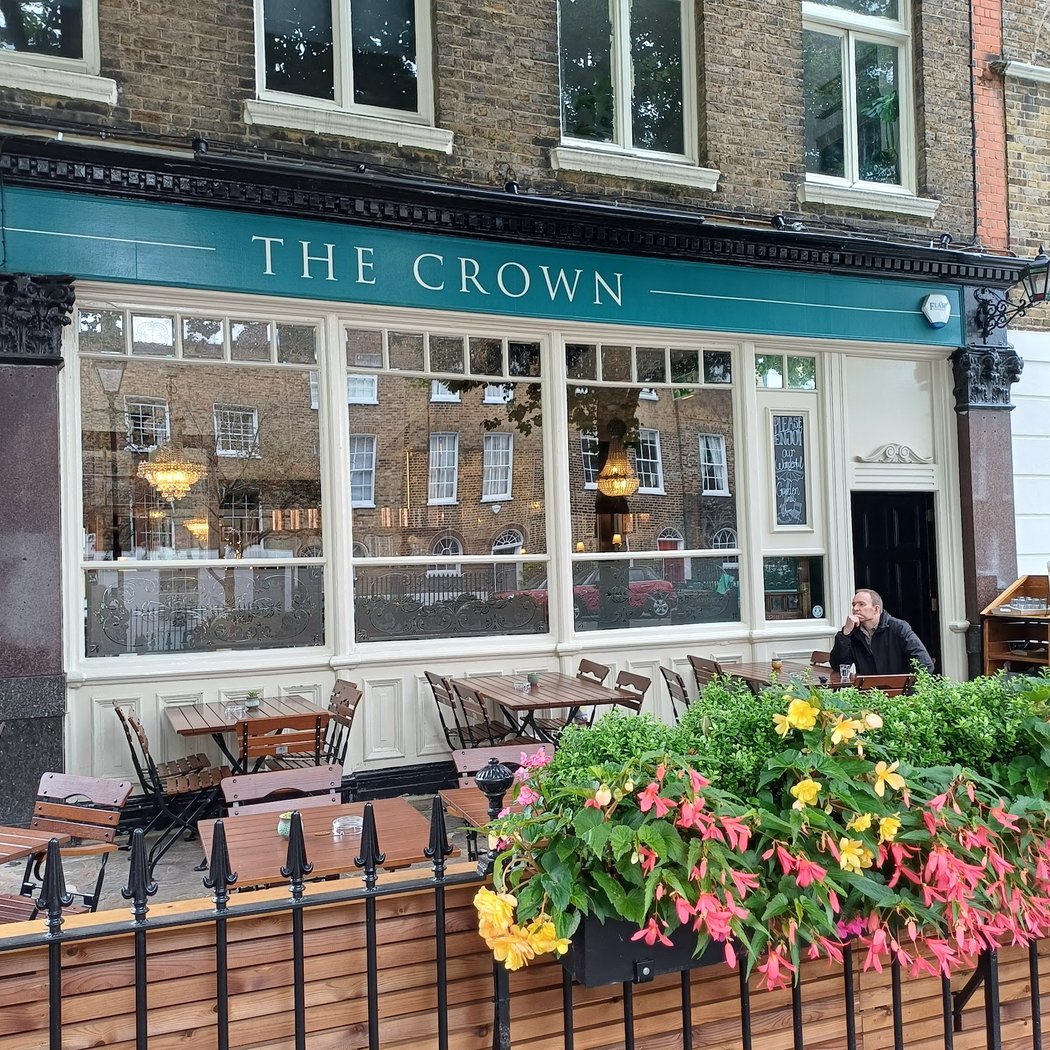 The Crown, Islington 3