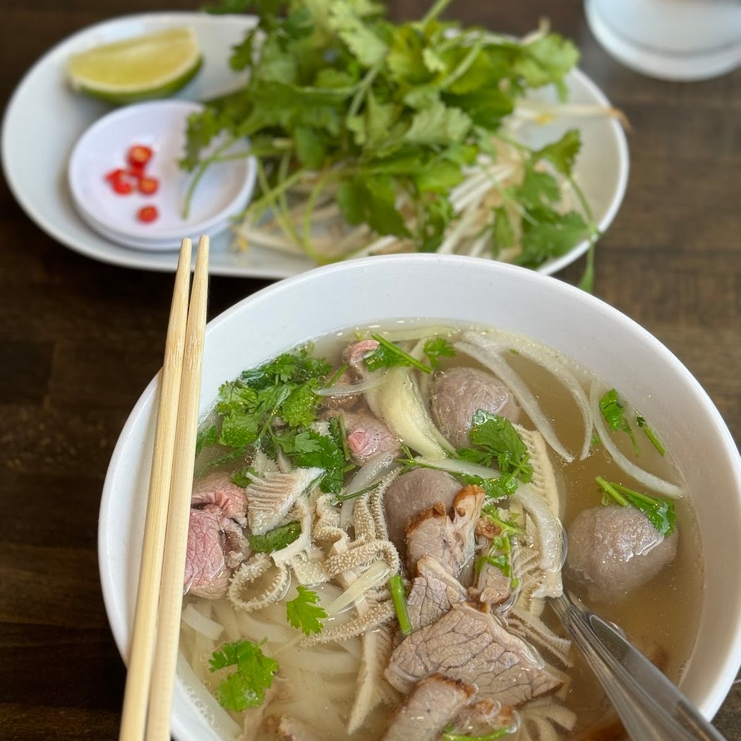 Phô kitchen 1