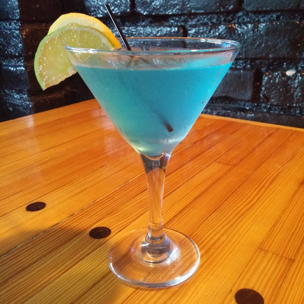 B Side Lounge 1