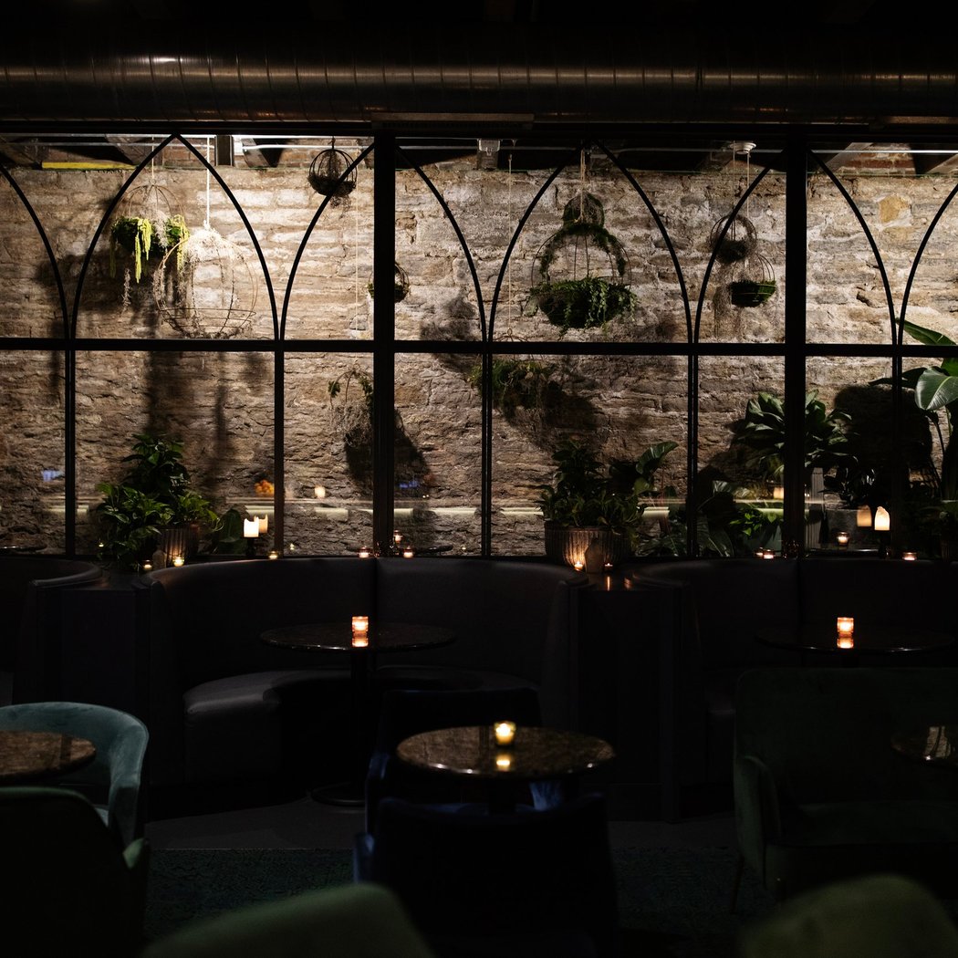 Flora Room 2