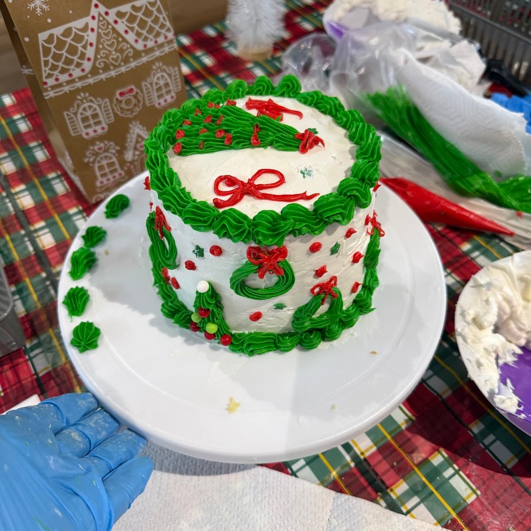 DIY Canvas Cake Decorating Class 4