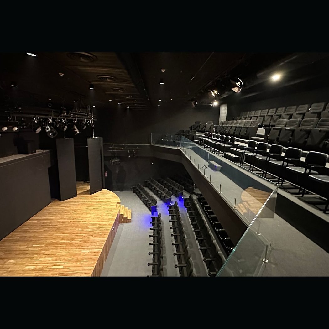 Veda Kunba Theatre - by Veda Factory 1