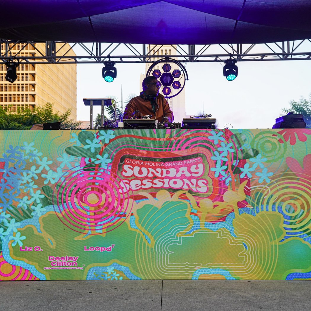Sunday Sessions: Baile World 4