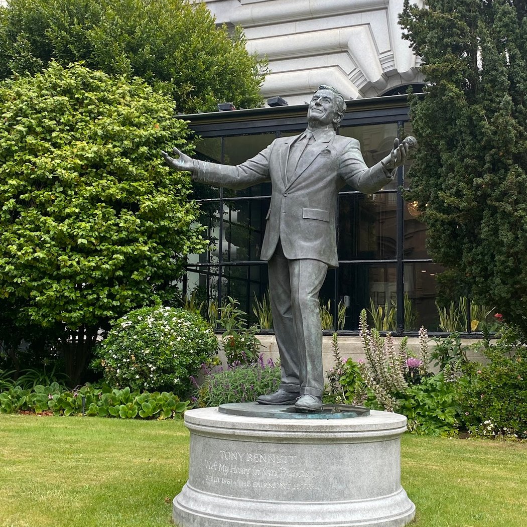 Tony Bennett Statue 2