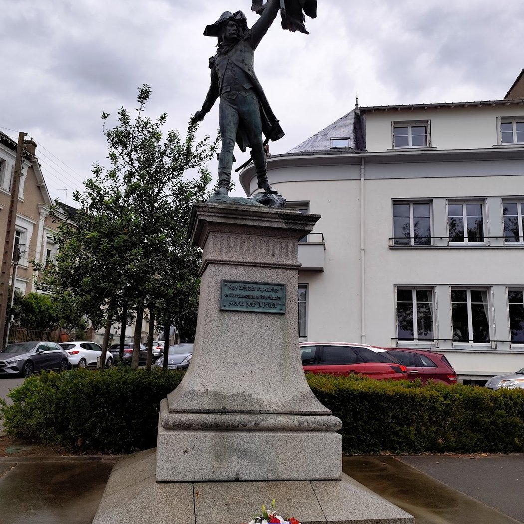Monument Au soldats et Marins de St NAZAIRE 2
