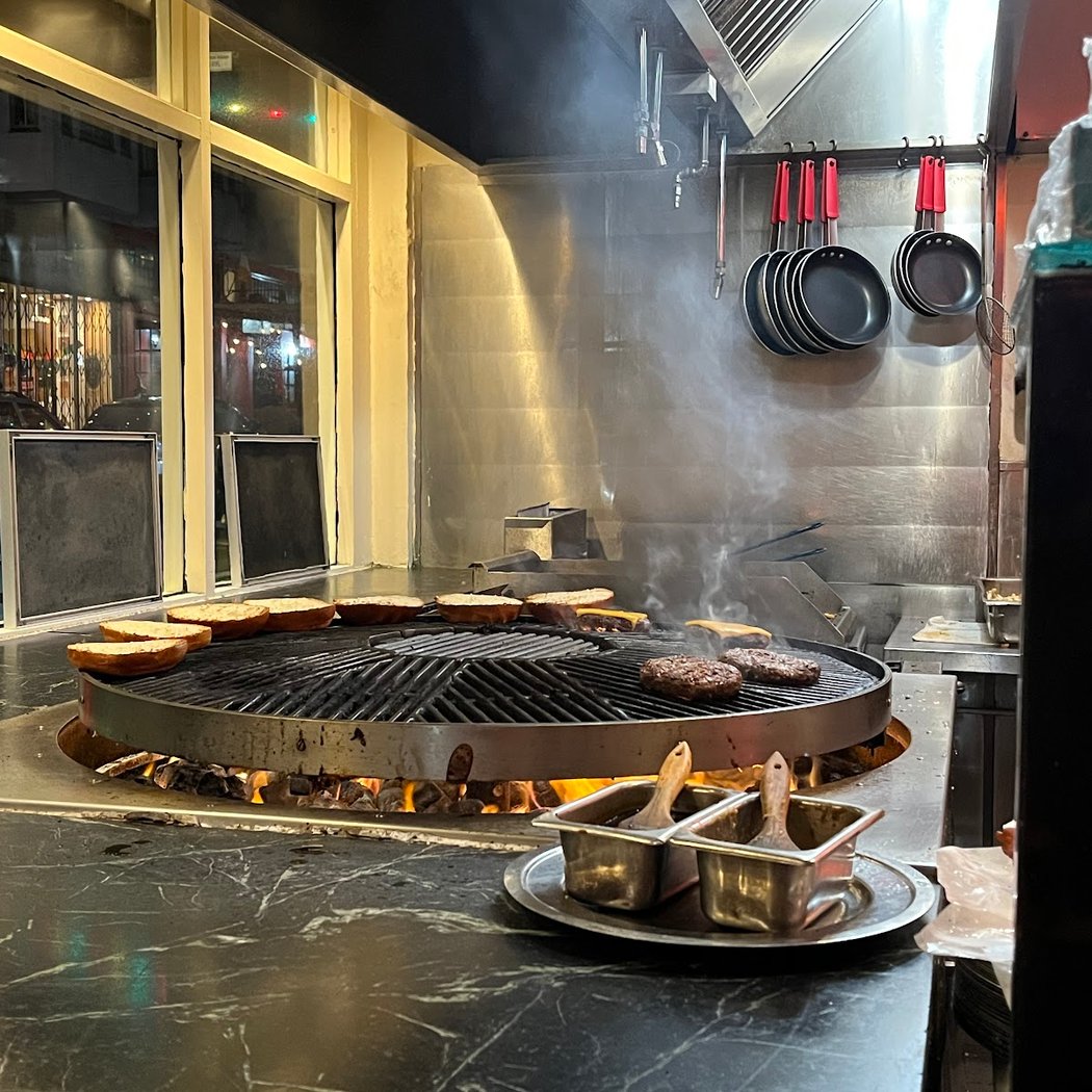 Mo's Grill 2