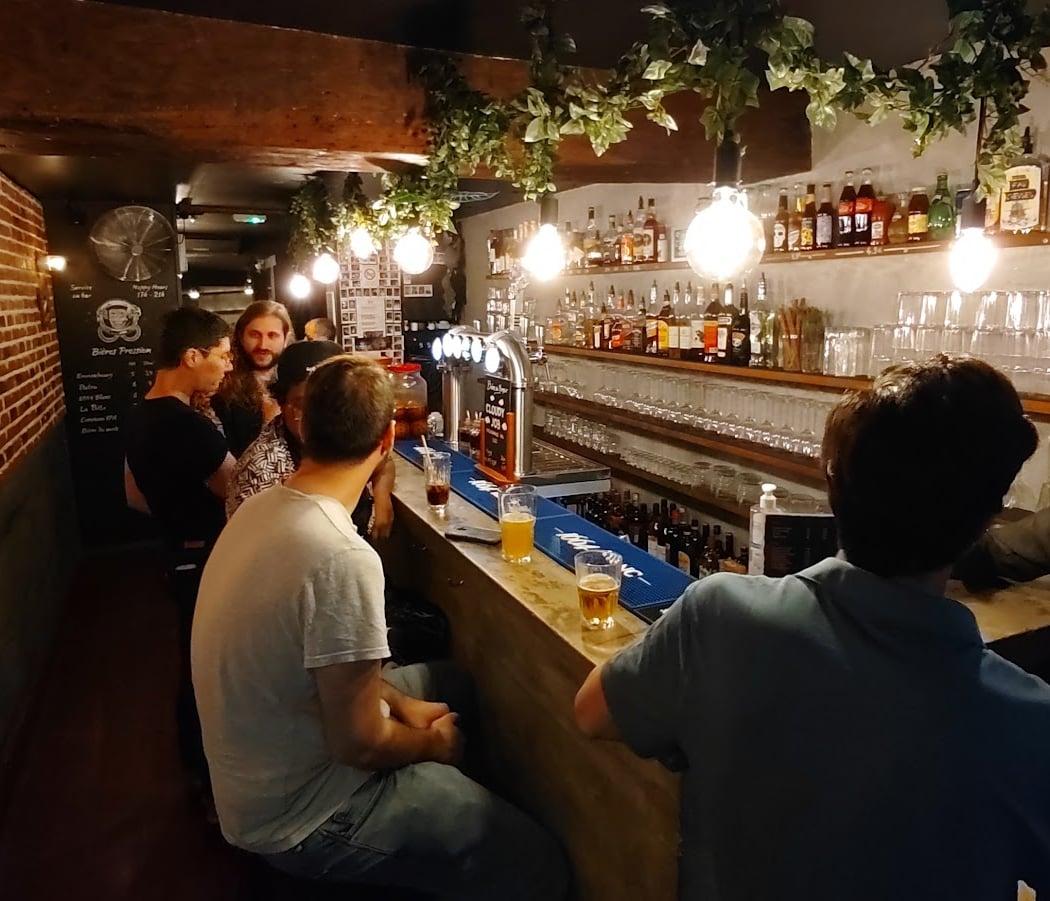 Le Cavern 1