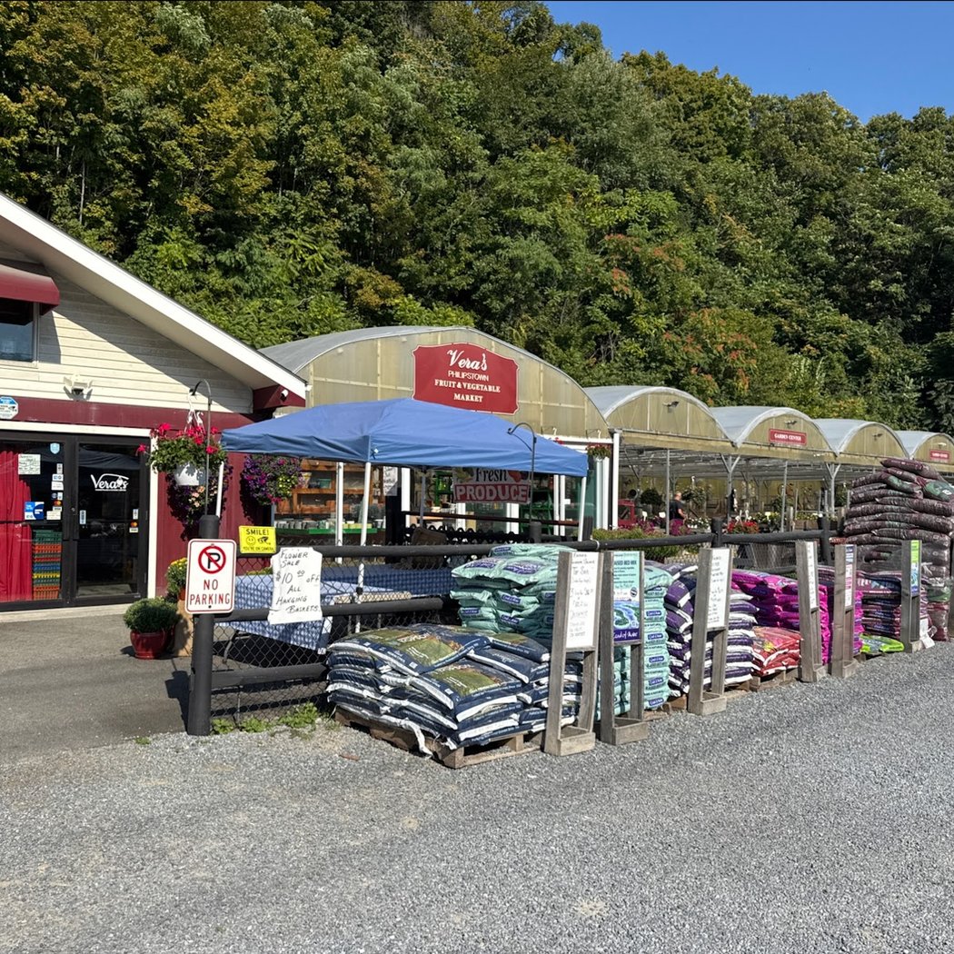 Vera's Marketplace & Garden Center 2