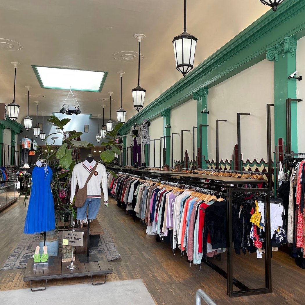 Sip & Shop 3
