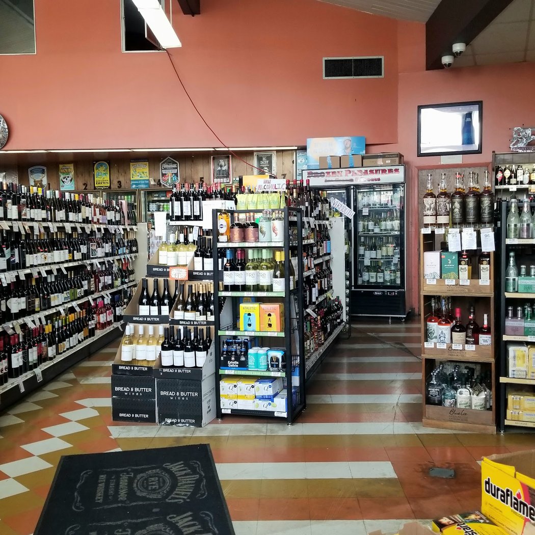 Eddie's Drive In Liquors 3