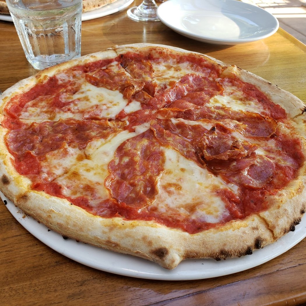 La Pizzeria Cupertino - Italian Restaurant 1