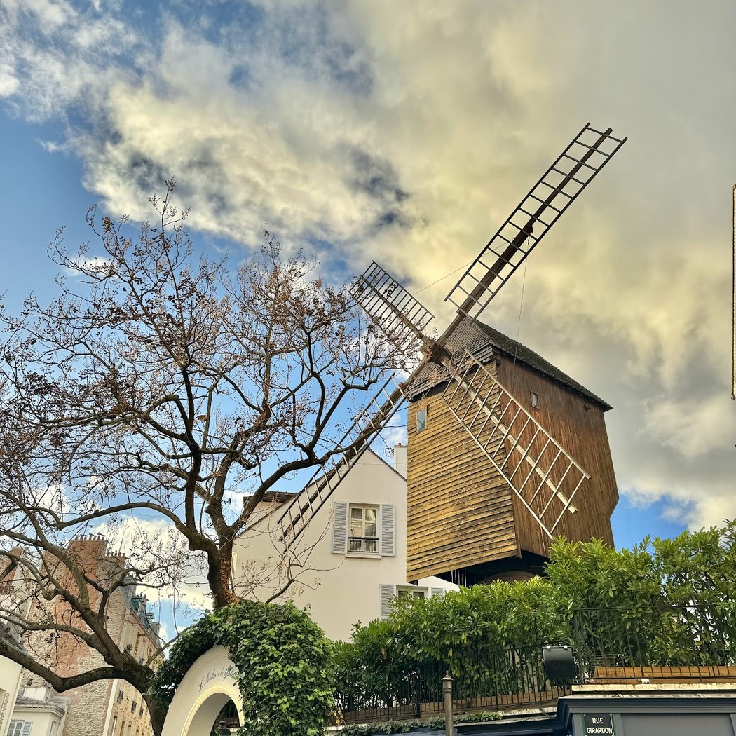 Get Lost in Rue Lepic's Charm 2