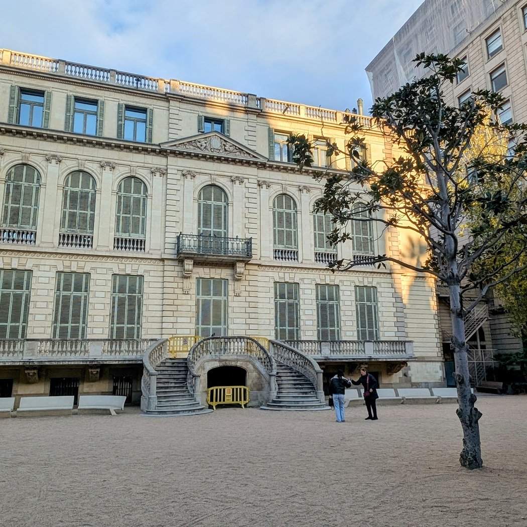 Robert Palace Garden 2